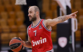 ואסיליס ספאנוליס (צילום: Panagiotis Moschandreou/Euroleague Basketball via )