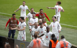 שחקני נבחרת אנגליה חוגגים (צילום: Matthew Childs - Pool/Getty Images)