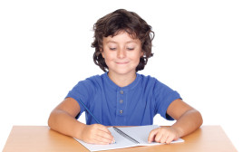 ילד לומד  (צילום: Ingram Image)