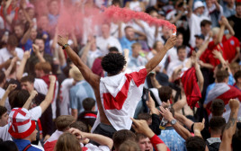 אוהדי נבחרת אנגליה בטירוף (צילום: Dan Kitwood/Getty Images)