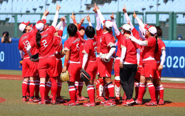 נבחרת יפן בסופטבול (צילום: KAZUHIRO FUJIHARA/AFP via Getty Images)