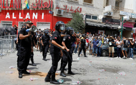 הפגנות נגד המשטר בתוניסיה (צילום: REUTERS/Zoubeir Souissi)