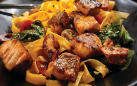 פטוצ'יני סלמון ב"אלורה"