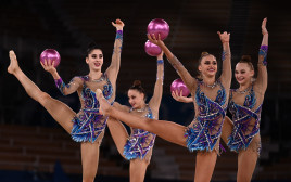 נבחרת ההתעמלות האומנותית של ישראל (צילום: LIONEL BONAVENTURE/AFP via Getty Images)