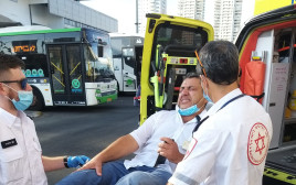 הנהג הפצוע בבית החולים (צילום: ארגון נהגי האוטובוסים, הסתדרות לאומית)