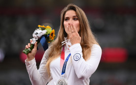 מריה אנדרייצ'יק קטפה את מדליית הכסף בהטלת כידון (צילום: Getty images)