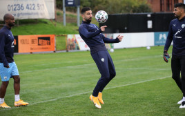 שחקן נבחרת ישראל מונס דאבור (צילום: אתר רשמי, ההתאחדות לכדורגל)
