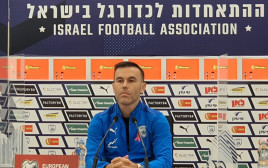שחקן נבחרת ישראל ביברס נאתכו (צילום: שי מכלוף)