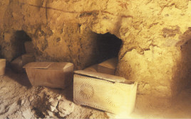 ארונות קבורה יהודיים מבית הקברות העתיק ביריחו (צילום: ז. רדובן )
