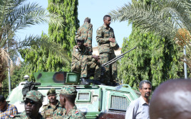 אנשי צבא בסודן (צילום: REUTERS/El Tayeb Siddig)