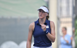 הטניסאית הישראלית לינה גלושקו (צילום: אתר רשמי, אלכס גולדנשטיין, איגוד הטניס)