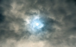 שמש בין העננים (צילום: אינג אימג')