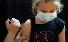 חיסון ילדים לקורונה (צילום: רויטרס)