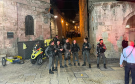 לוחמי מג"ב בזירת הפיגוע בעיר העתיקה בירושלים (צילום: דוברות המשטרה)