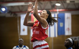ג'ני סימס, שחקנית הפועל ראשון לציון (צילום: אתר רשמי, מנהלת ליגת העל לנשים בכדורסל)