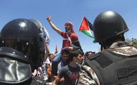 הפגנה אנטי-ישראלית בעיירה כראמה (צילום: AFP via Getty Images)