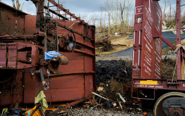 ההרס בקנטאקי בעקבות הטורנדו (צילום: REUTERS/Cheney Orr)