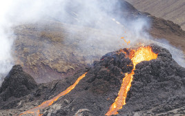 התפרצות הר געש באיסלנד (צילום: רויטרס)