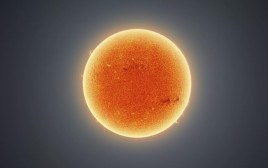 תיעוד השמש של אנדרו מקארת'י (צילום: cosmic_background)