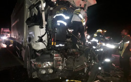מזירת התאונה בכביש 6 (צילום: דוברות כבאות והצלה)