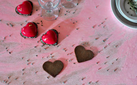 פטיפור לב שוקולד רובי ויוגורט (צילום: פסקל פרץ-רובין)
