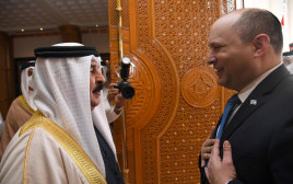 ראש הממשלה, נפתלי בנט, ומלך בחריין, חמד בן עיסא אל-ח׳ליפה (צילום: חיים צח, לע"מ)