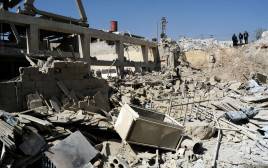 התקיפה בסוריה (צילום: SANA/Handout via REUTERS)