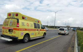 מזירת התאונה בכביש 6 (צילום: דוברות מד"א)