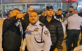 מפכ"ל המשטרה, רנ"צ יעקב שבתאי, בזירת הפיגוע בבאר שבע (צילום: דוברות המשטרה)