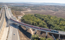 רכבת ישראל בקו למודיעין  (צילום: רכבת ישראל)