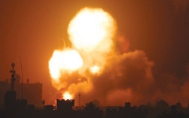 התקיפה הישראלית בעזה (צילום: רויטרס)