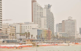 אובך בתל אביב (צילום: אבשלום ששוני)