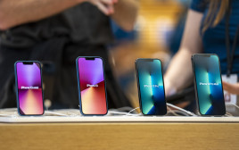 המכשירים בסדרת אייפון 13 (צילום: Ming Yeung/Getty Images)