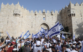 מצעד הדגלים בשער שכם (צילום: מארק ישראל סלם)