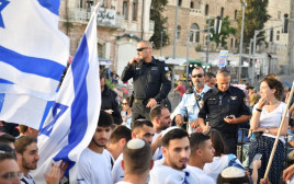 כוחות משטרה במצעד הדגלים בירושלים (צילום: דוברות המשטרה)