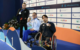 עמי דדאון, שחיין ישראלי פראלימפי, זוכה במדליית זהב באליפות העולם (צילום: GettyImages, Octavio Passos)