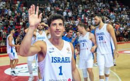 שחקן נבחרת ישראל ג'ון דיברתולומאו (צילום: ברני ארדוב)