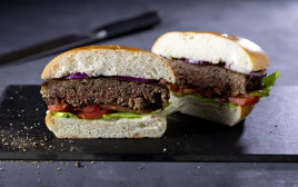ההמבורגר הזה יצליח להפחית 50% מצריכת הבשר העולמית (צילום: דן לב)
