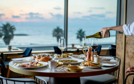 עם הנוף לים, מסעדת מנרה (צילום: אסף קרלה)