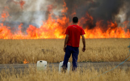 שריפות ענק באירופה עקב גל החום (צילום: רויטרס)