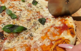 פיצה איטלקית אמיתית (צילום: קורל חוטה)
