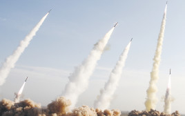 שיגור טילים על ידי משמרות המהפכה של איראן, שנת 2006 (צילום: רויטרס)