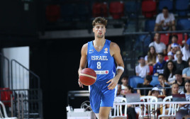 שחקן נבחרת ישראל דני אבדיה (צילום: אודי ציטיאט)