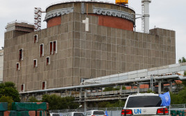 שיירת האו"ם מגיעה למתקן הגרעיני בזפוריז'יה (צילום: REUTERS/Alexander Ermochenko )