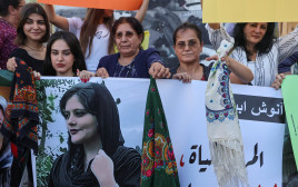הפגנות על הרג הצעירה מהסא אמיני באיראן (צילום: רויטרס)