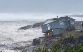 הוריקן "פיונה" מכה בקנדה  (צילום: רויטרס)