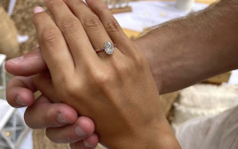הטבעת והצעת הנישואין המרגשת של שחקן מכבי ת"א (צילום: צילום: אינסטגרם)