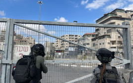 פעילות מג"ב במחנה הפליטים שועפאט (צילום: דוברות המשטרה)