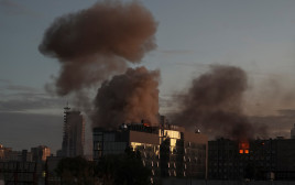 מתקפה על קייב (צילום: REUTERS/Gleb Garanich)