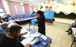 קלפי בטייבה (צילום: ג'מאל עוואד, פלאש 90)